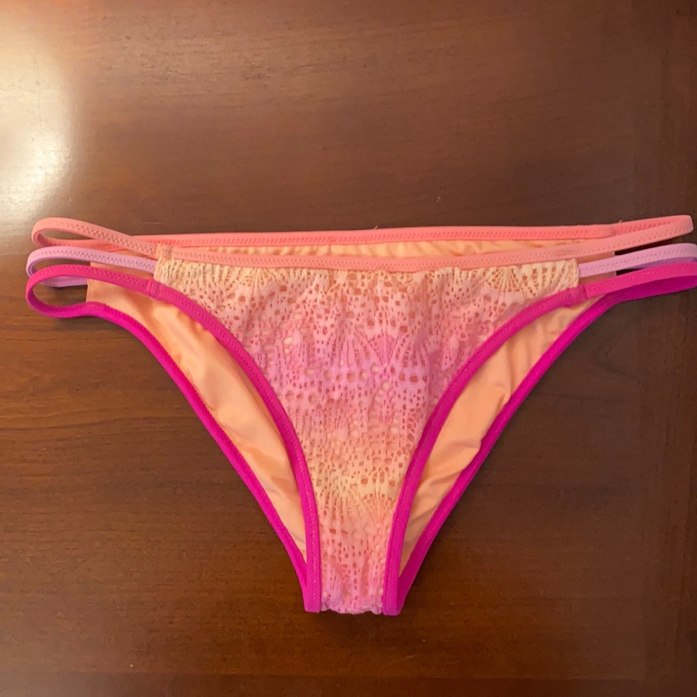 Victoria’s Secret cheeky bikini bottoms